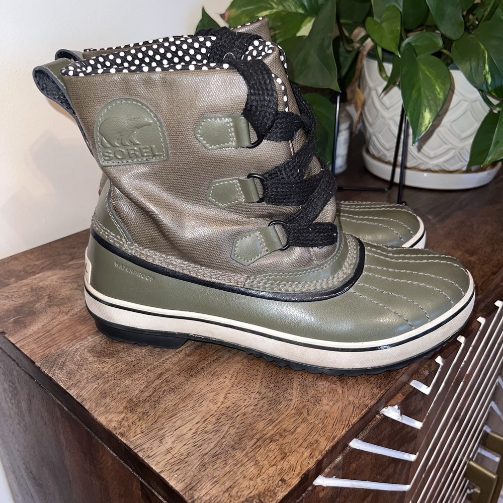 Sorel Out N About Olive Green Leather Duck Waterproof Boots Size Women's 9 EUC